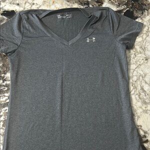 Under Armour Gray Fitted Short Sleeve T-Shirt Women’s size medium